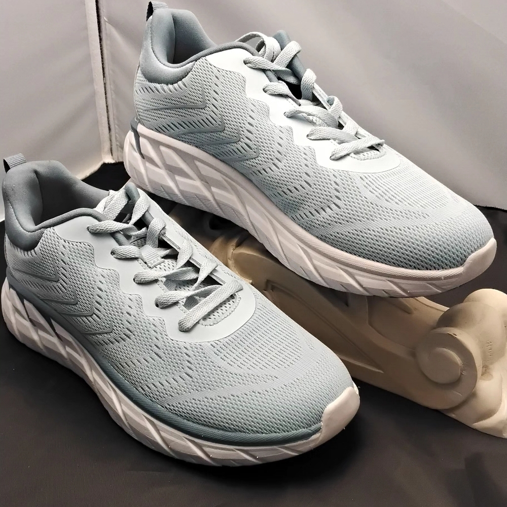 LA Gear- baby blue ,athletic shoe, size 8.5